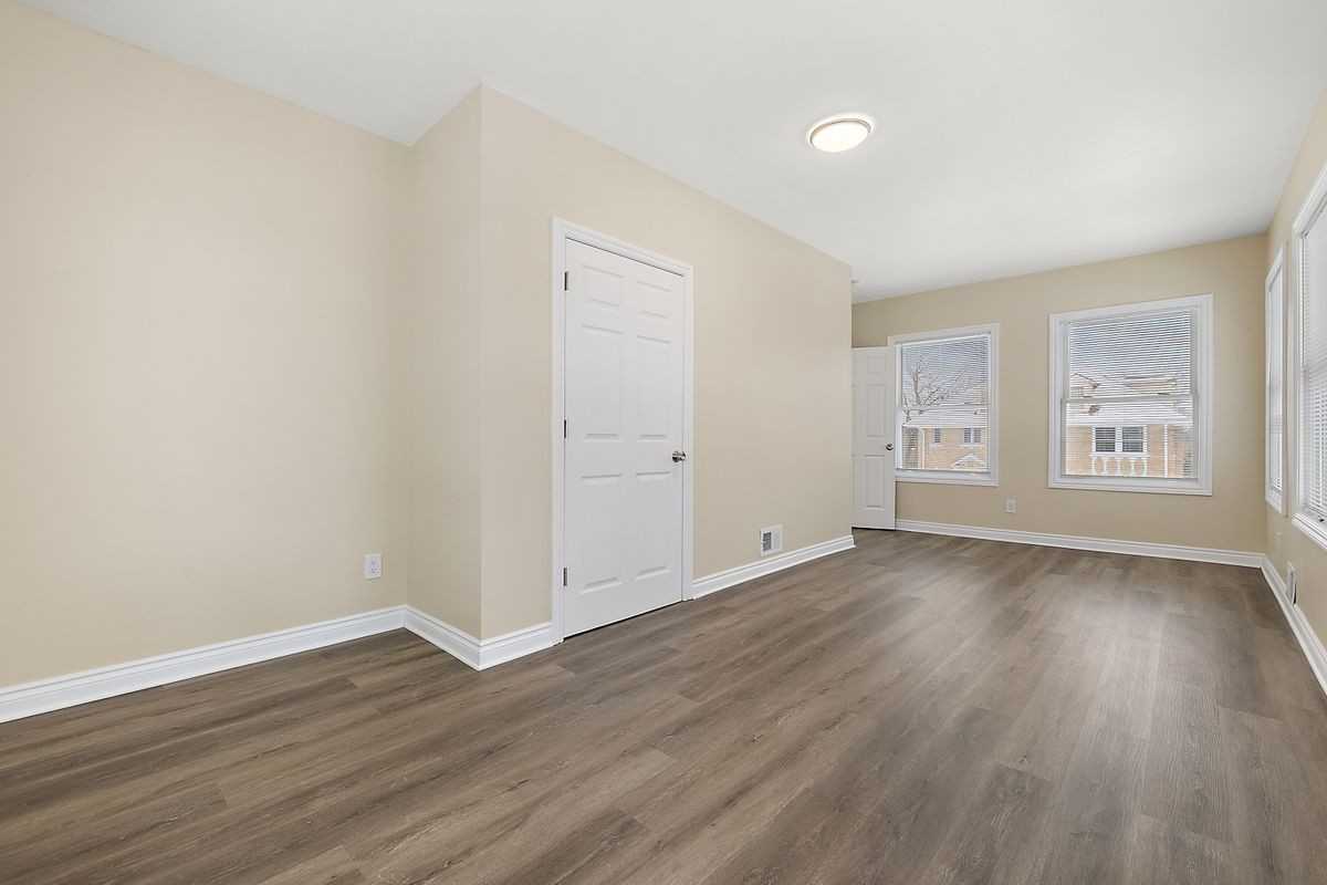 2080 Gladstone St ##2 - Photo 7 of 23