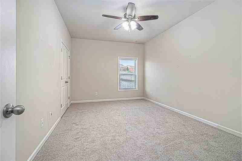 4710 Wagon Trl - Photo 3 of 20