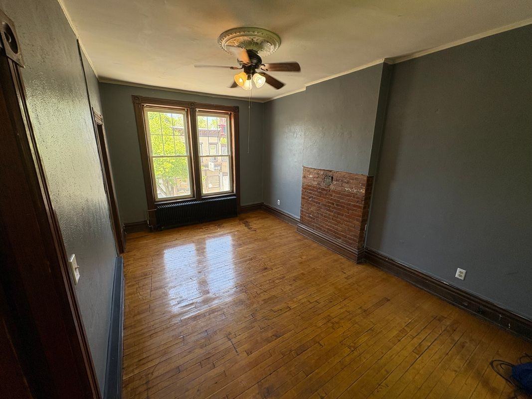 660 2nd Ave - Photo 3 of 10