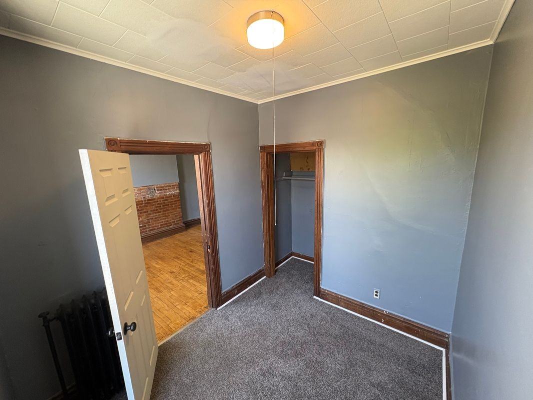 660 2nd Ave - Photo 4 of 10