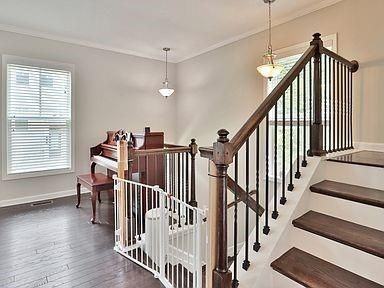 636 Sunset Park Dr - Photo 3 of 15