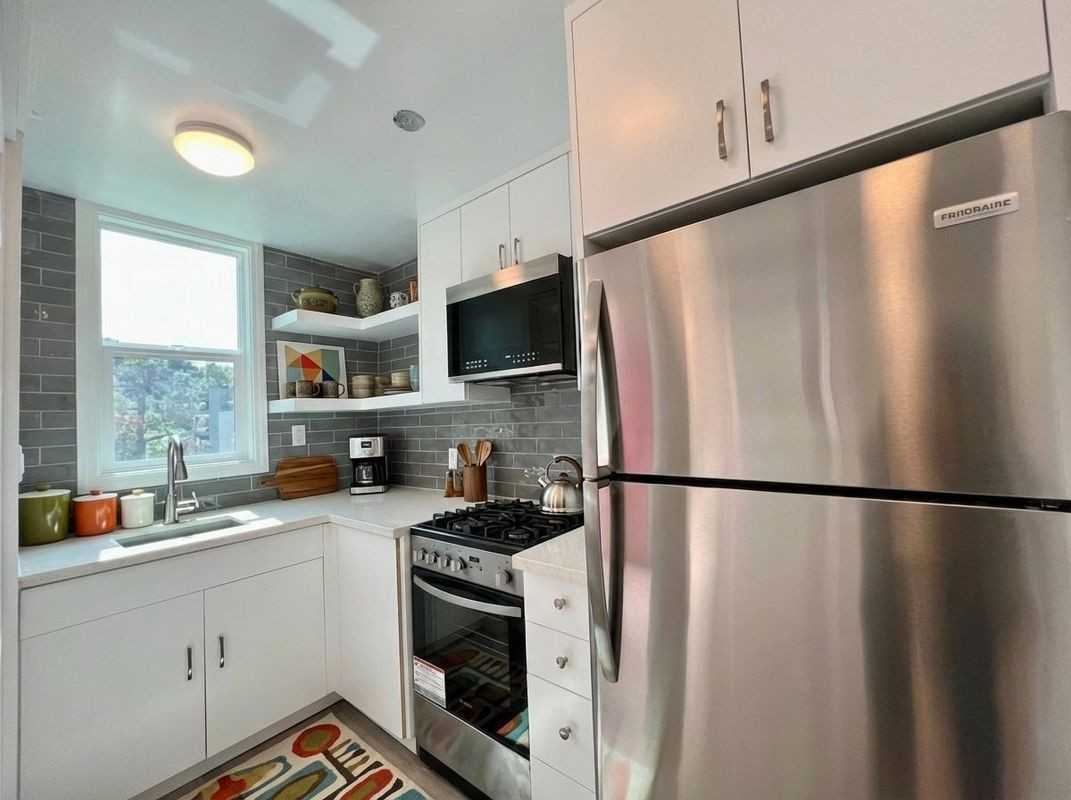 1920 3/4 Preston Ave - Photo 3 of 21