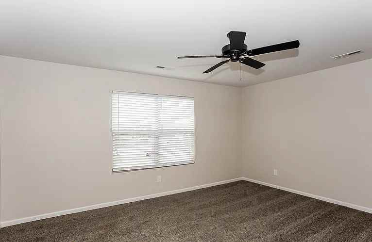 12909 Longstraw Rd - Photo 5 of 13