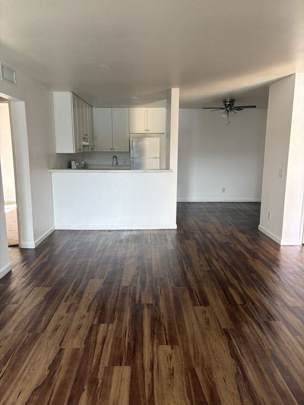 2020 Guthrie St ##J03 - Photo 4 of 14