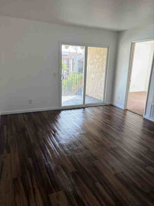 2020 Guthrie St ##A05 - Photo 5 of 14