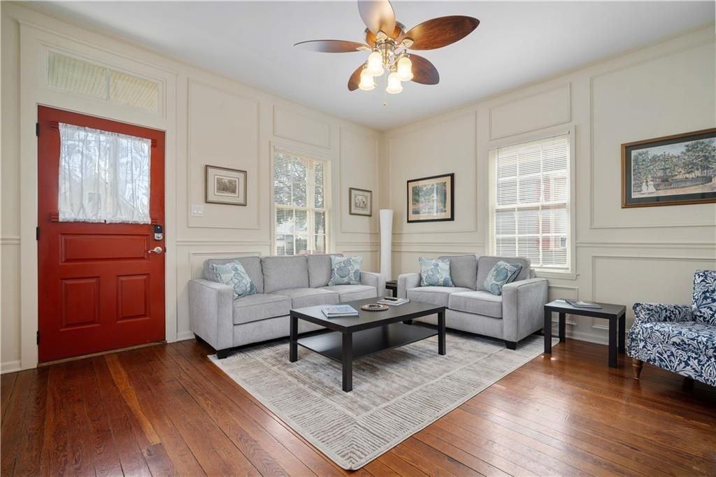 158 S Cedar St - Photo 3 of 17