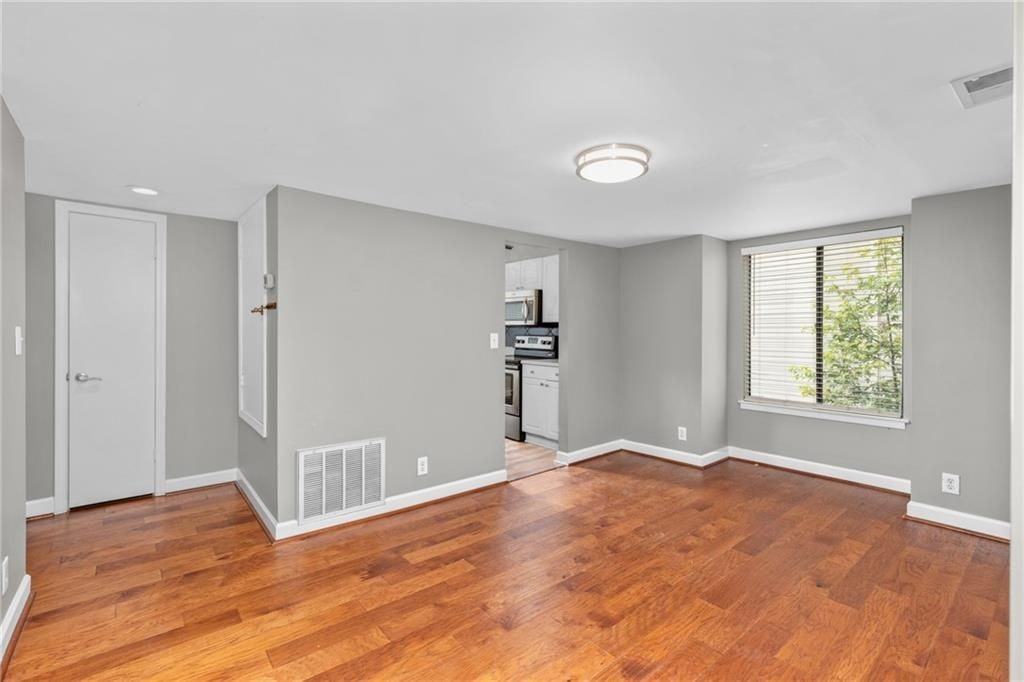 2875 Torreya Way - Photo 5 of 48