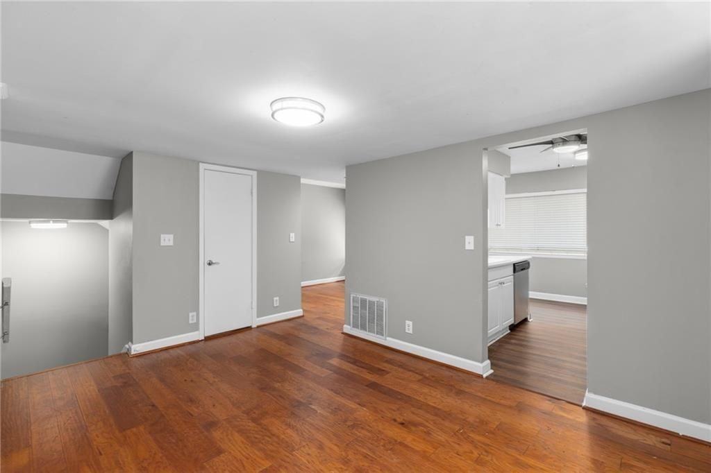 2875 Torreya Way - Photo 7 of 48