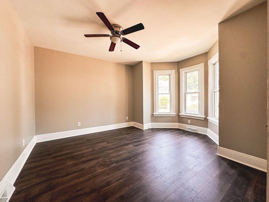 330 12th Ave Unit 1 - Photo 4 of 8