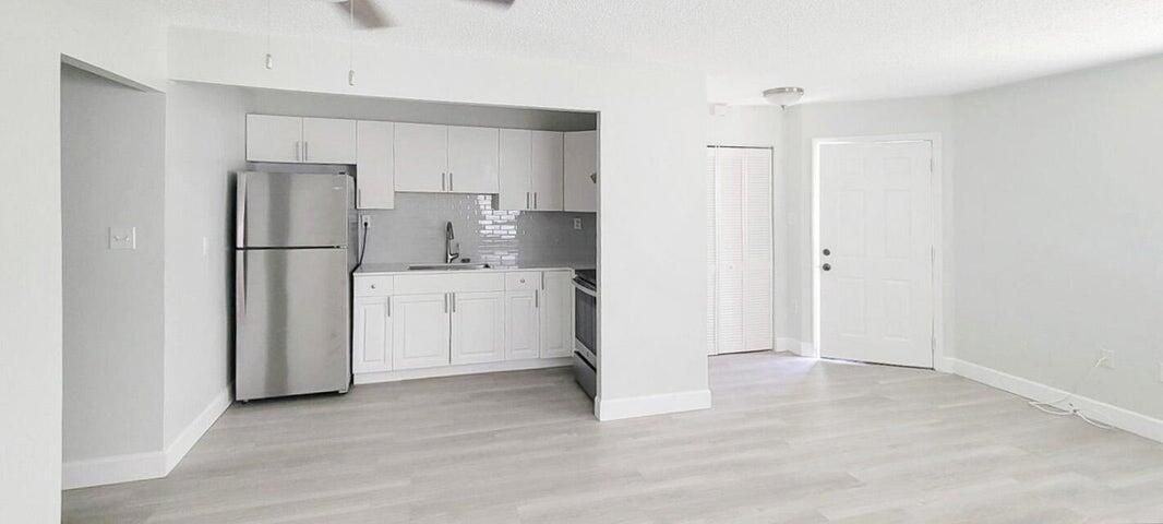 201 E Palm St - Photo 2 of 15