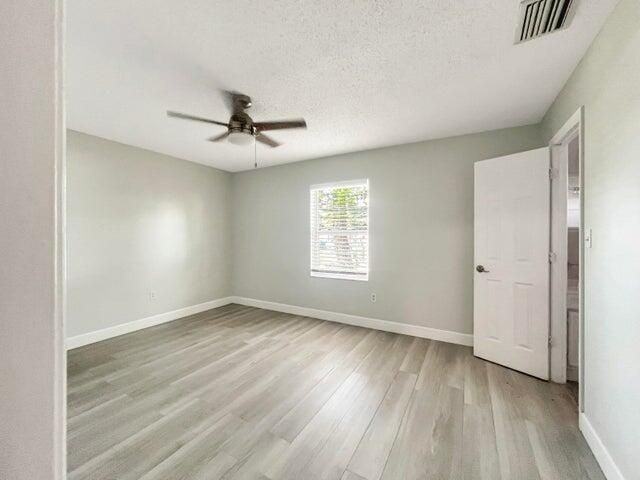 201 E Palm St - Photo 3 of 15