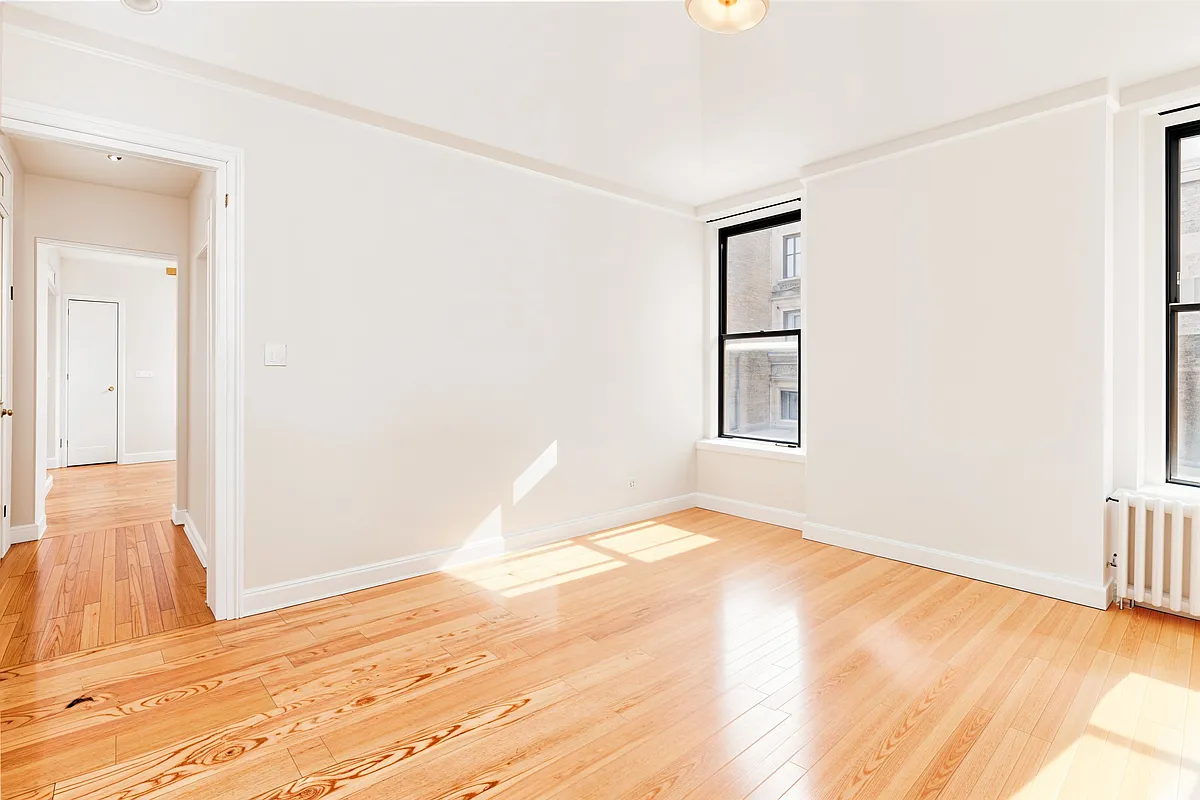 301 West 20th Street #3A - Photo 4 of 6