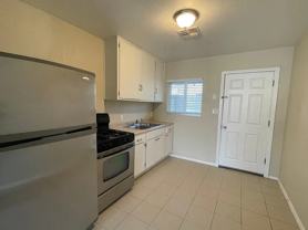2231 E Portland St #D - Photo 1 of 1