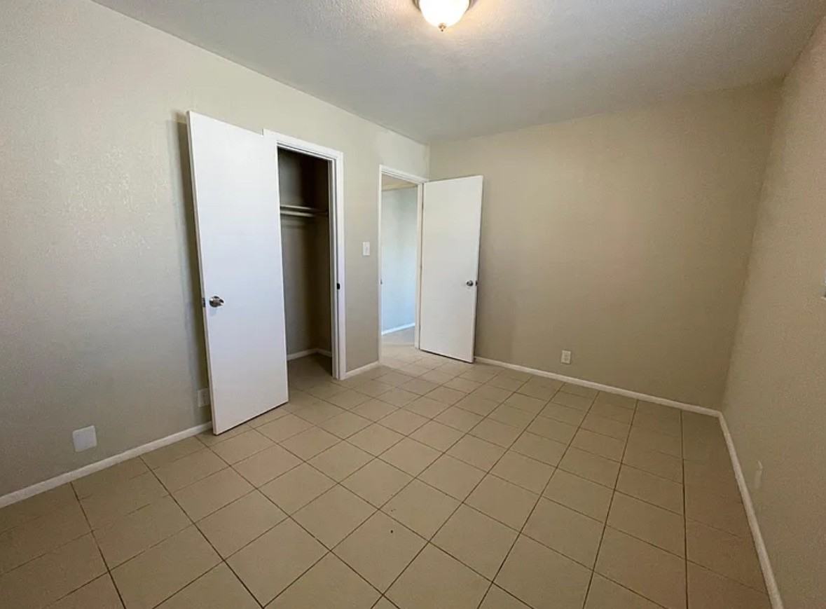 2231 E Portland St #D - Photo 6 of 9