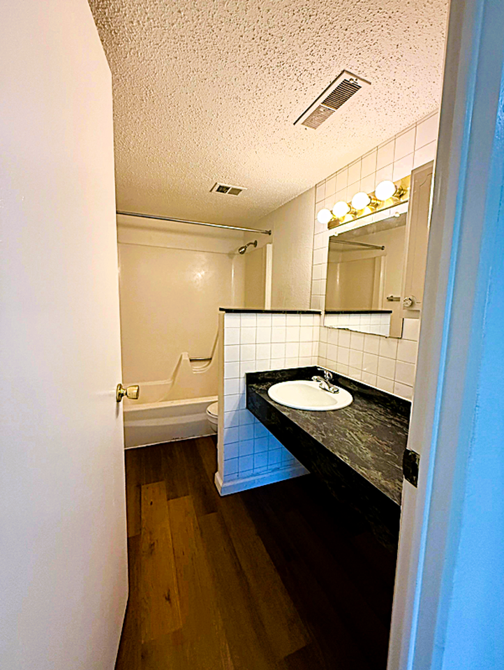 Glen Arbor - Photo 5 of 7