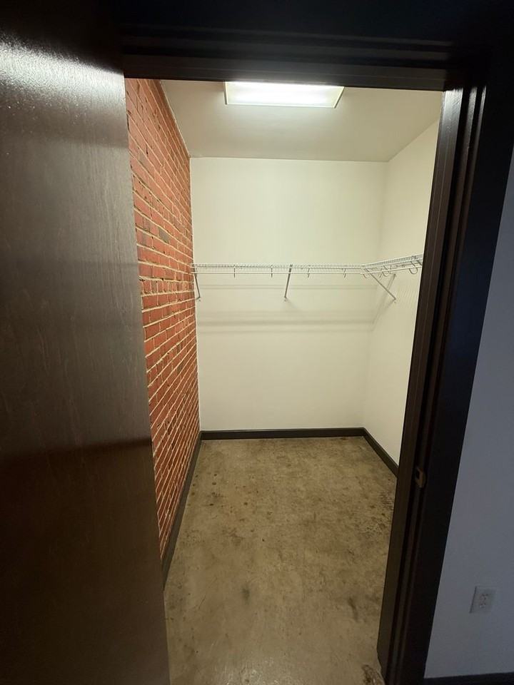 703 N Harrison St./410 Hancock St. - Photo 7 of 10