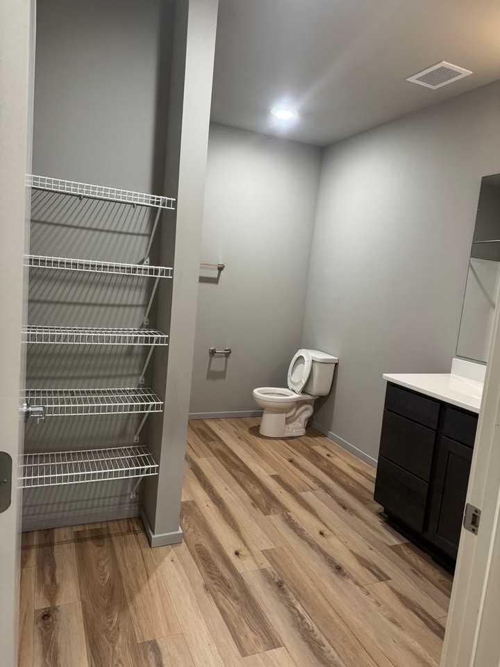 The Howard - Photo 4 of 39