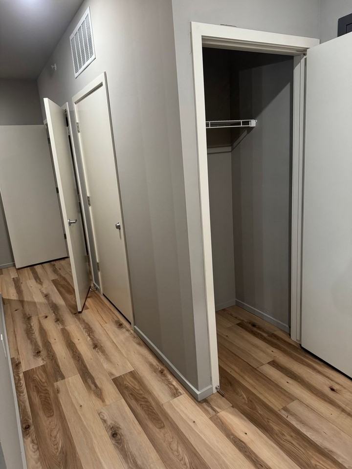 The Howard - Photo 6 of 39