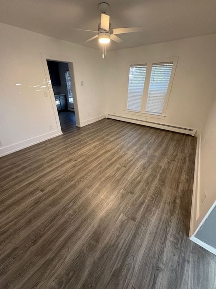 1904 Glenn Street - Photo 3 of 10