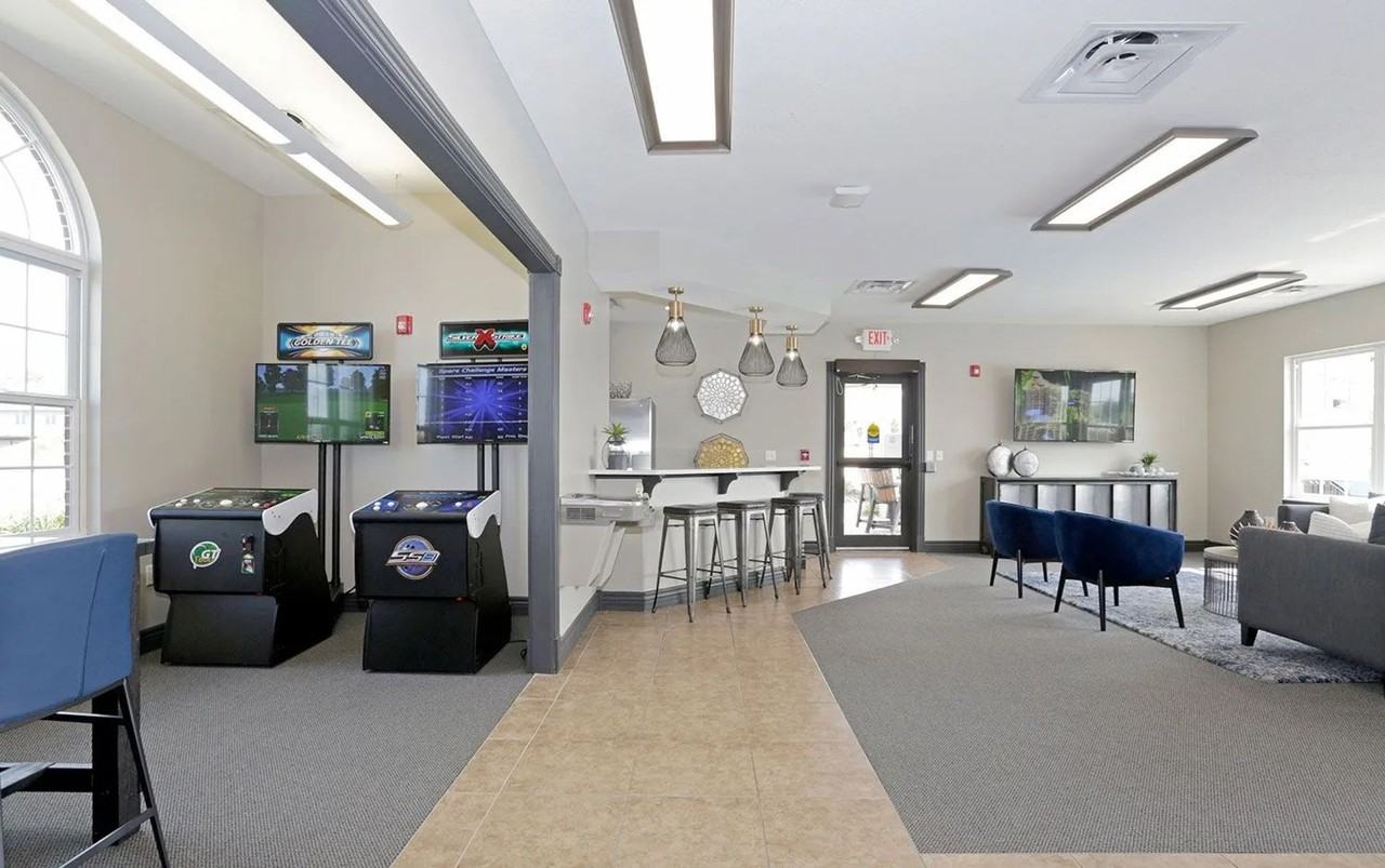 Windsor West | Specials Available - Photo 5 of 50