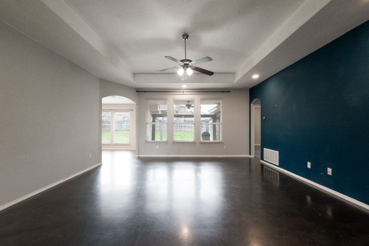 209 Sugar Maple Ct - Photo 2 of 16