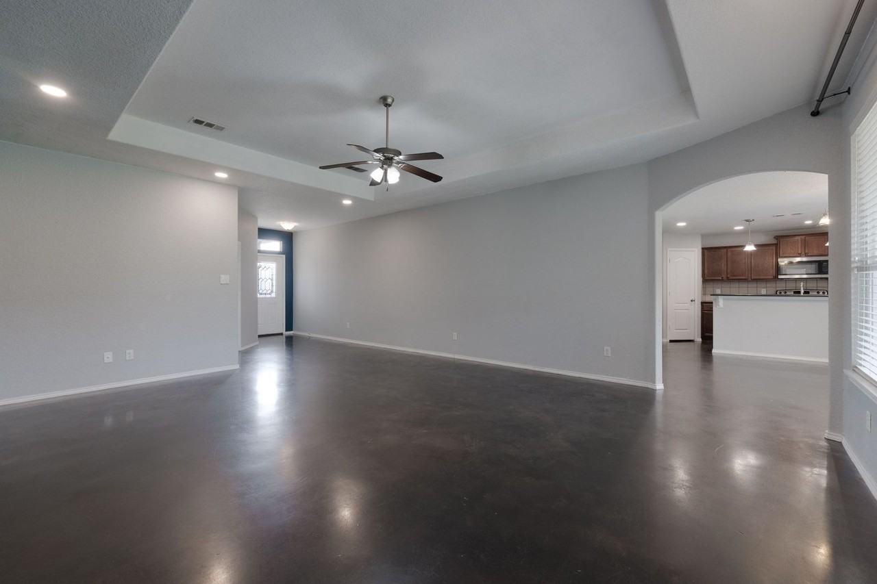 209 Sugar Maple Ct - Photo 3 of 16