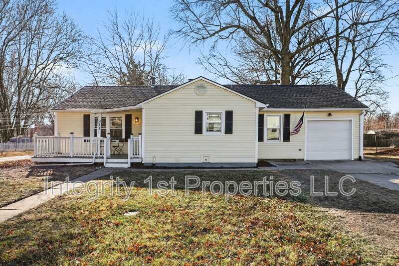 211 Se 7th St - Photo 2 of 25