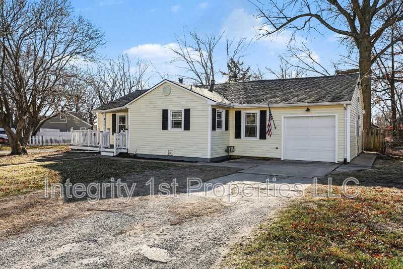 211 Se 7th St - Photo 4 of 25