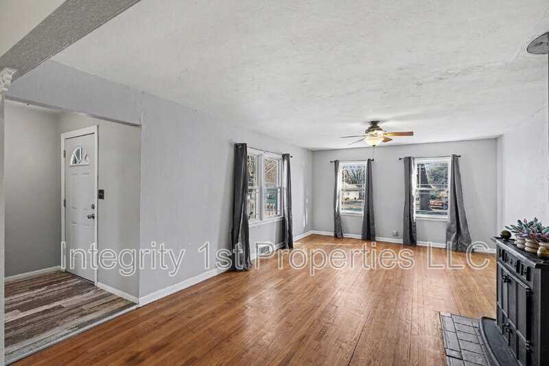 211 Se 7th St - Photo 5 of 25