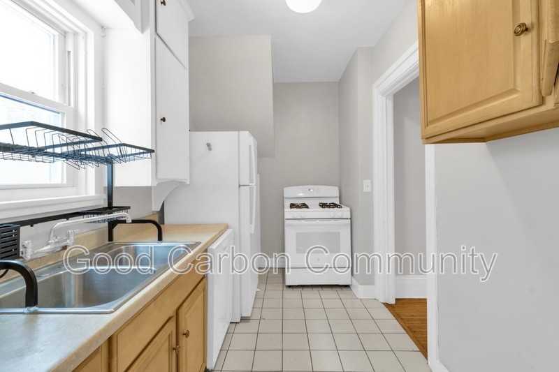 176 Richmond Ave #1 - Photo 6 of 13