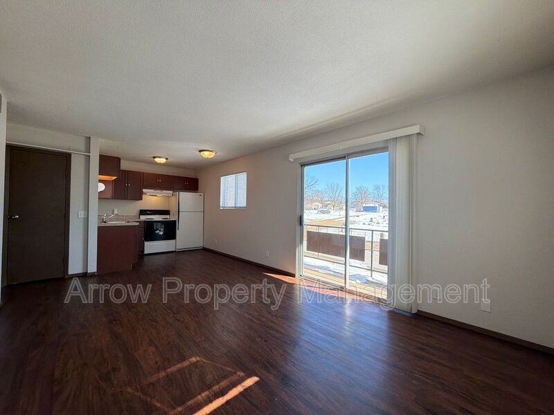 321 Chestnut St #10 - Photo 2 of 7