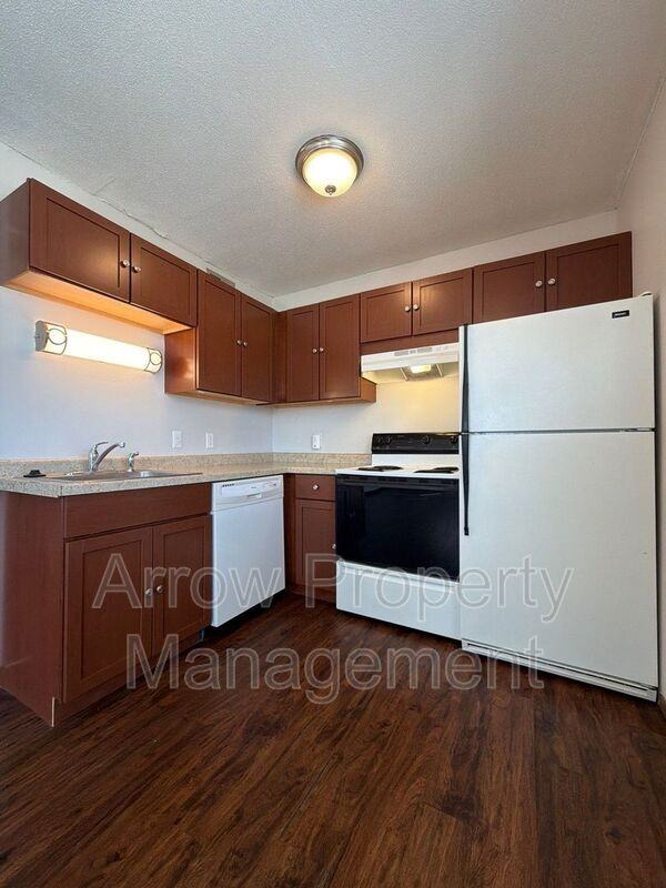 321 Chestnut St #10 - Photo 3 of 7