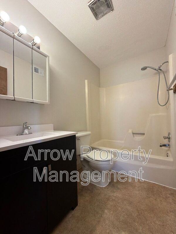 321 Chestnut St #10 - Photo 4 of 7