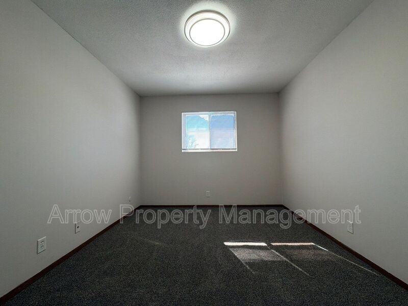 321 Chestnut St #10 - Photo 5 of 7