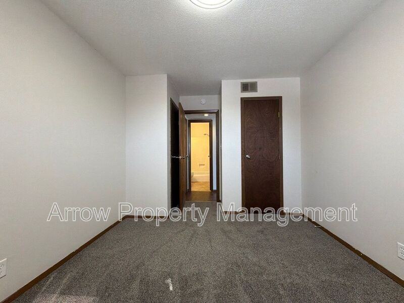 321 Chestnut St #10 - Photo 6 of 7