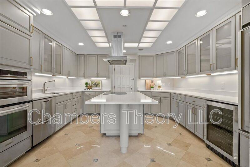 1530 Key Blvd #1310 - Photo 4 of 46