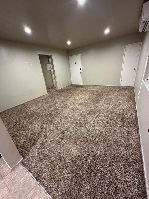 1615 W St #3 - Photo 7 of 9