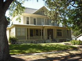 924 S Maple St - Photo 1 of 1