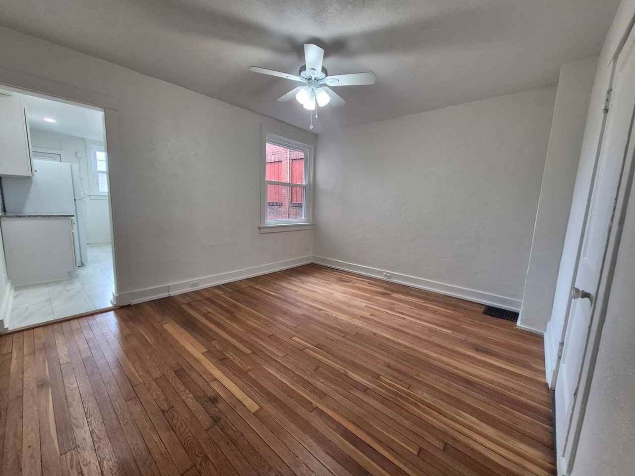 1932 Chislett St - Photo 5 of 17