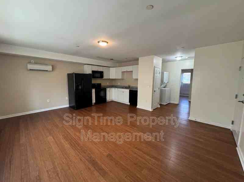 44 E Franklin St #3W - Photo 3 of 11