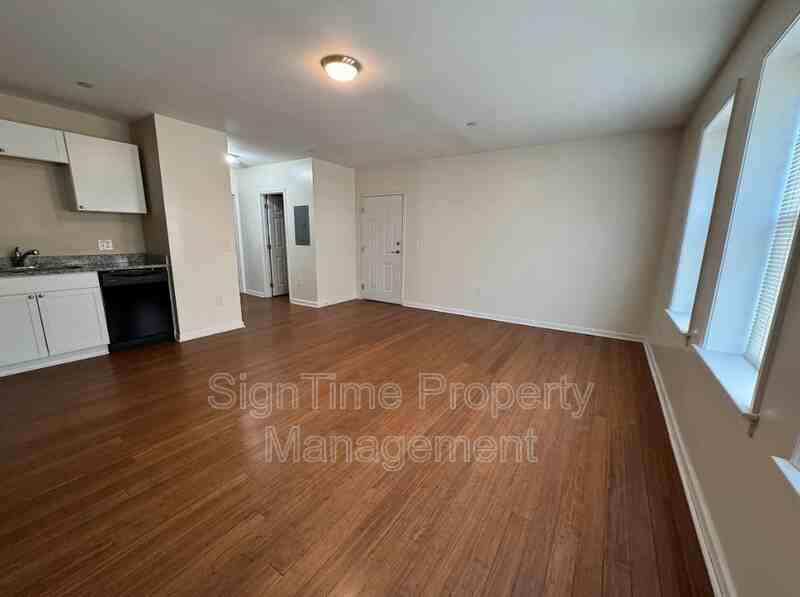 44 E Franklin St #3W - Photo 4 of 11