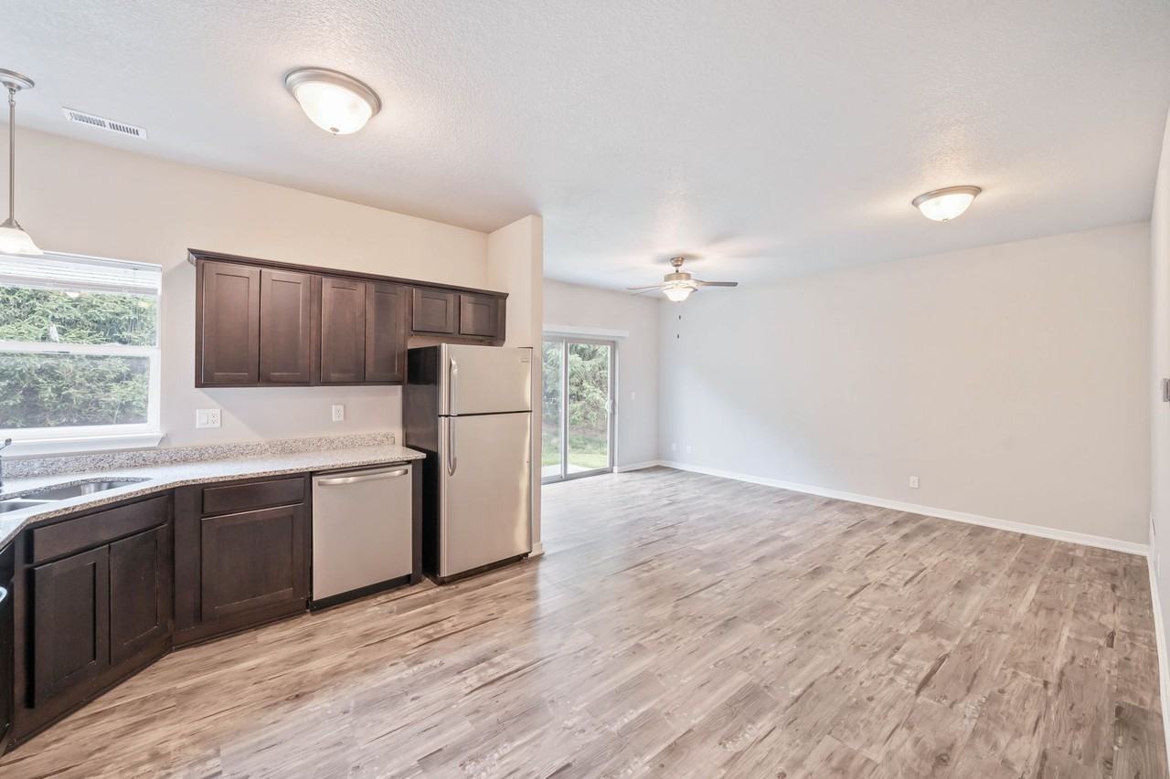 Northwoods Townhomes - Photo 2 of 8