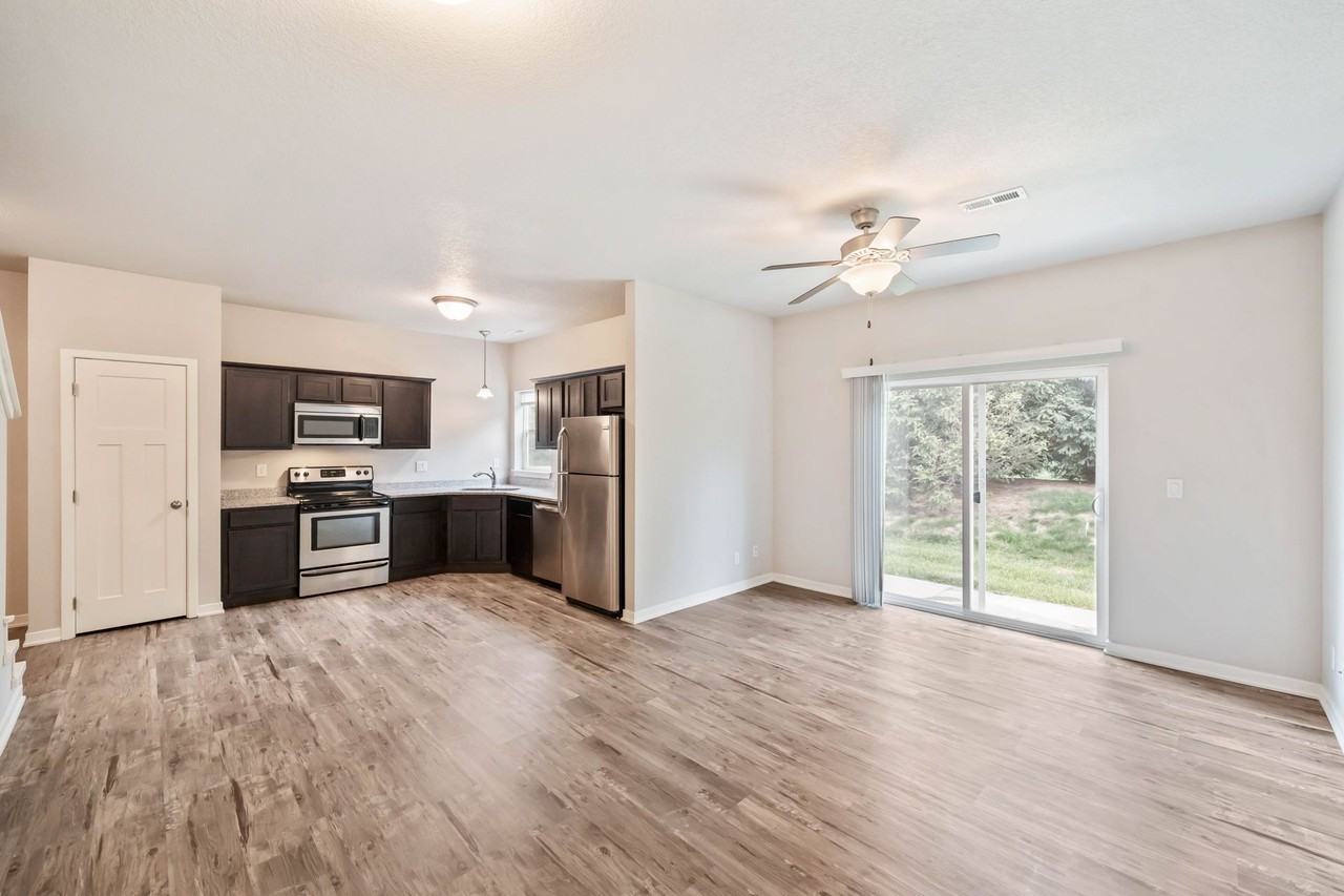Northwoods Townhomes - Photo 3 of 8