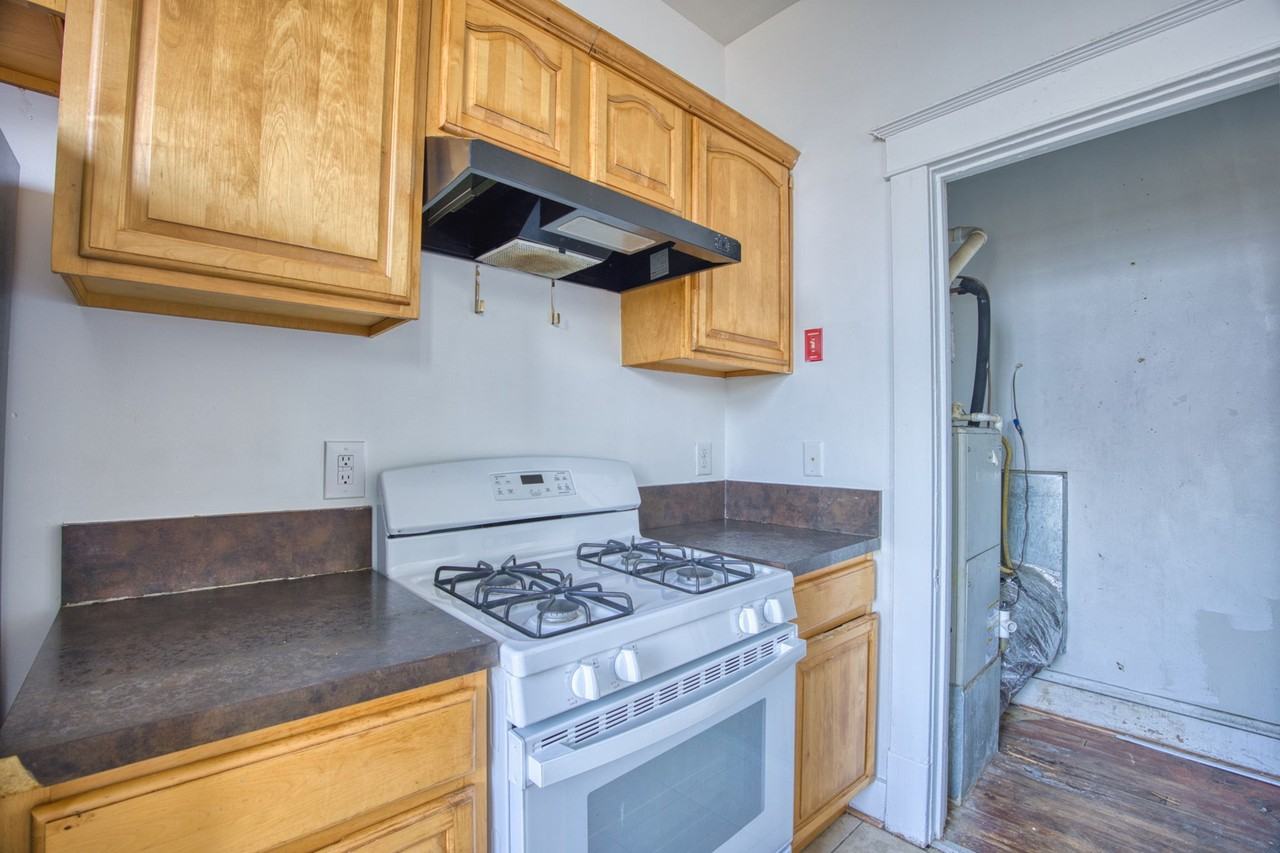 230 East 40th Street - Photo 2 of 11