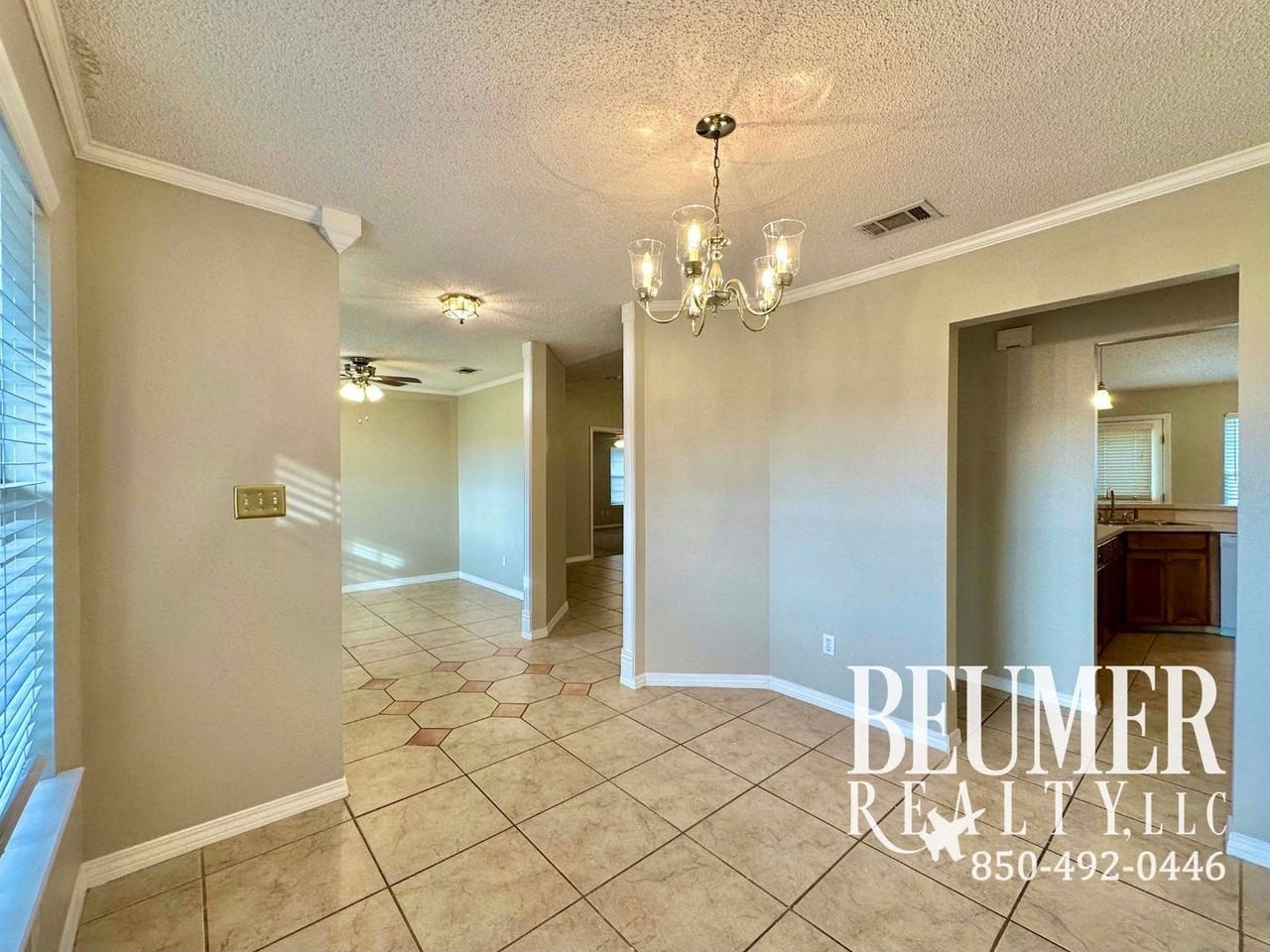 7427 Saint James Pl - Photo 5 of 33