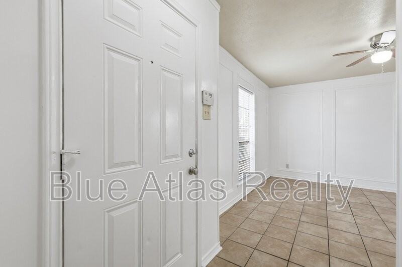 704 Skyline Dr - Photo 4 of 25