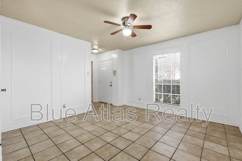 704 Skyline Dr - Photo 6 of 25