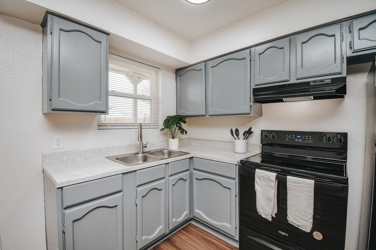 The District Apartments at Brazos - Photo 2 of 12