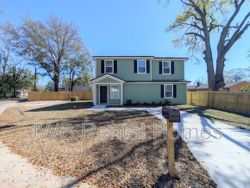 1494 Mason Ave - Photo 2 of 17