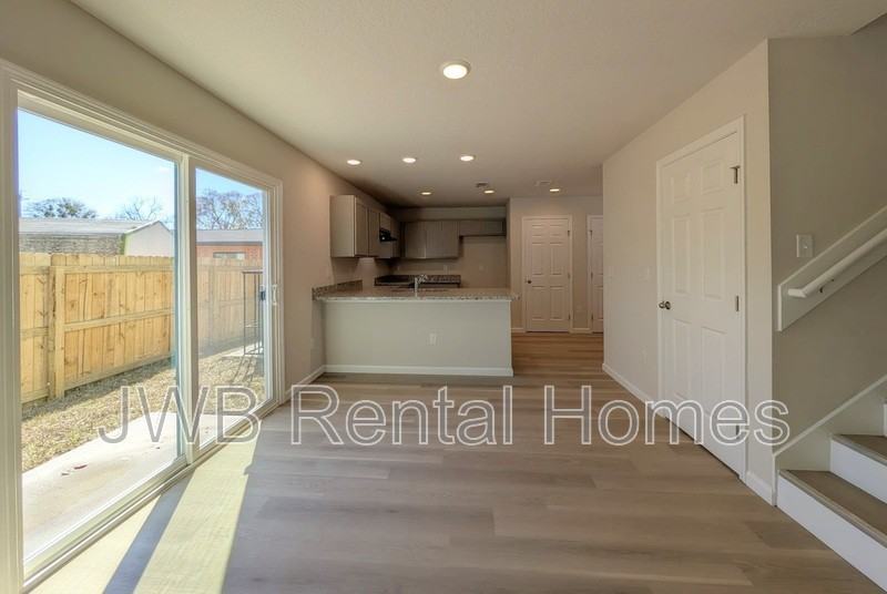 1494 Mason Ave - Photo 5 of 17